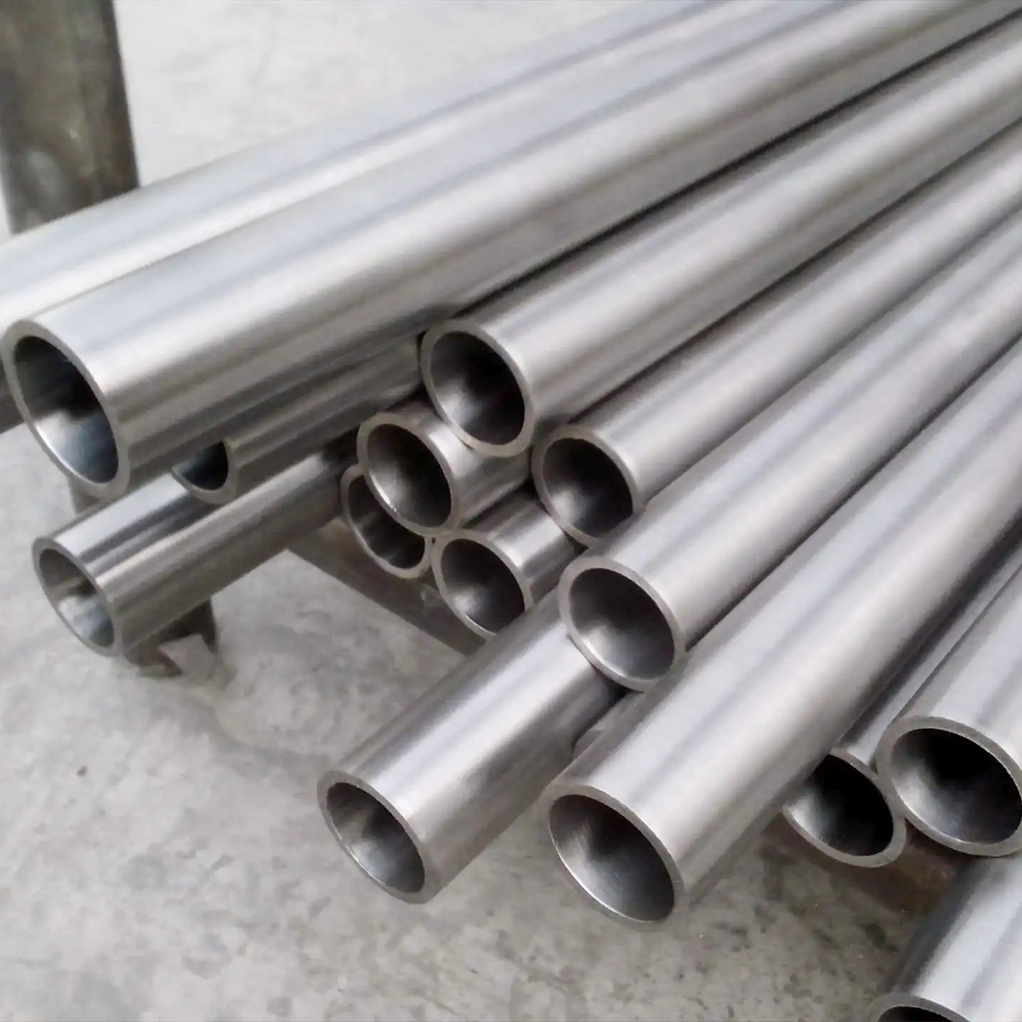 Rolling seamless pipe